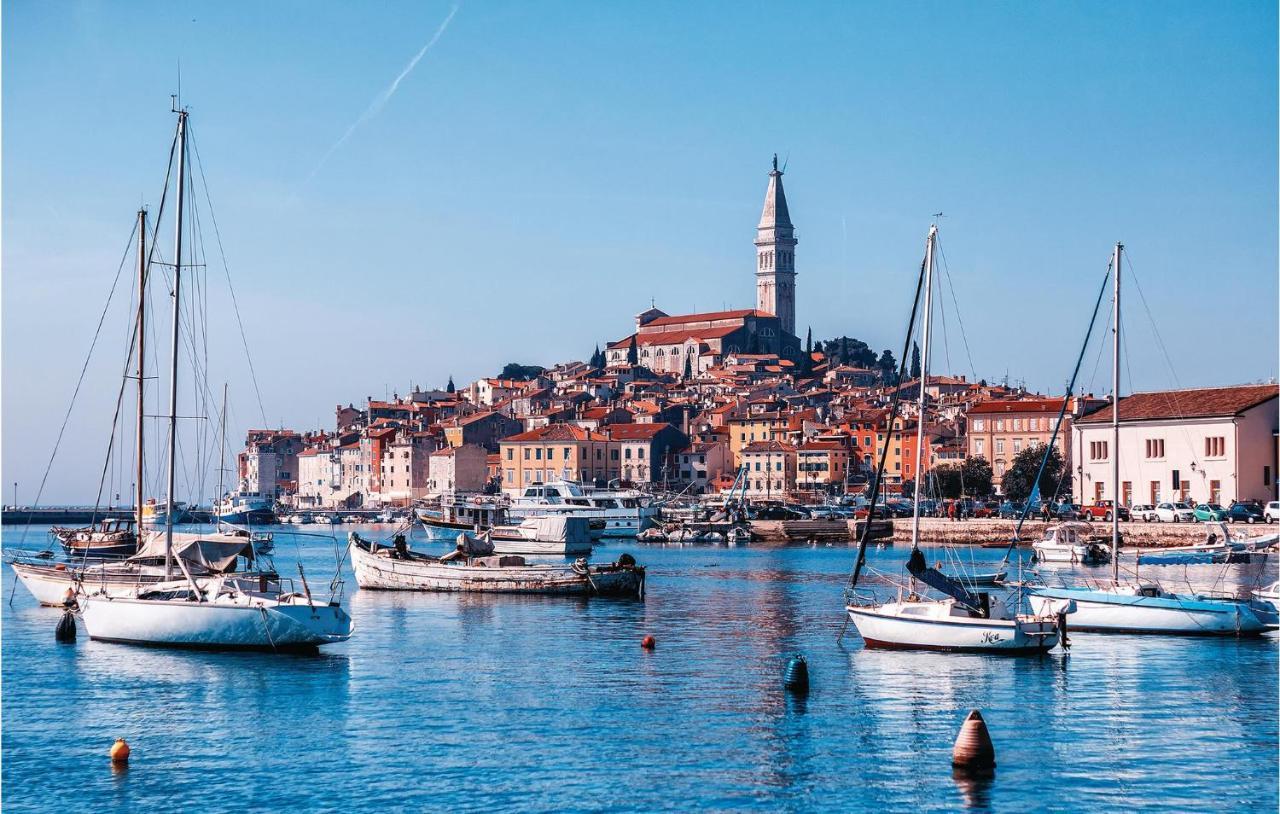 2 Bedroom Stunning Apartment In Rovinj Bagian luar foto