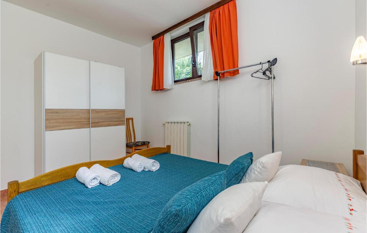 2 Bedroom Stunning Apartment In Rovinj Bagian luar foto